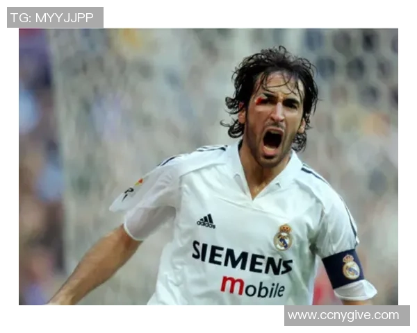 十一号球星的传奇之路与足球蛋糕的完美结合