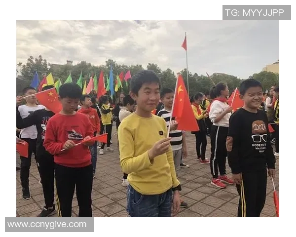 巨幅足球球星客厅壁画彰显运动激情与现代家居艺术氛围 巨幅足球球星客厅壁画彰显运动激情与现代家居艺术氛围