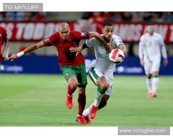 足球场上拼尽全力奔跑的球星们为何成为胜利的关键动力