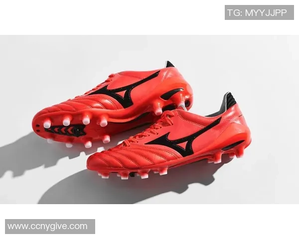 足球球星个性涂鸦鞋设计解析 打造独一无二的球场艺术风采